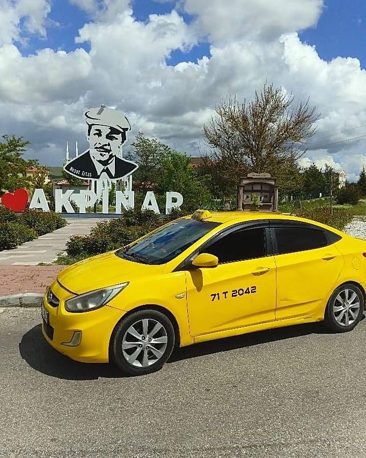 71 T 2042 taksi, Kırıkkale Akpınar girişinde şehirlerarası yolculukta